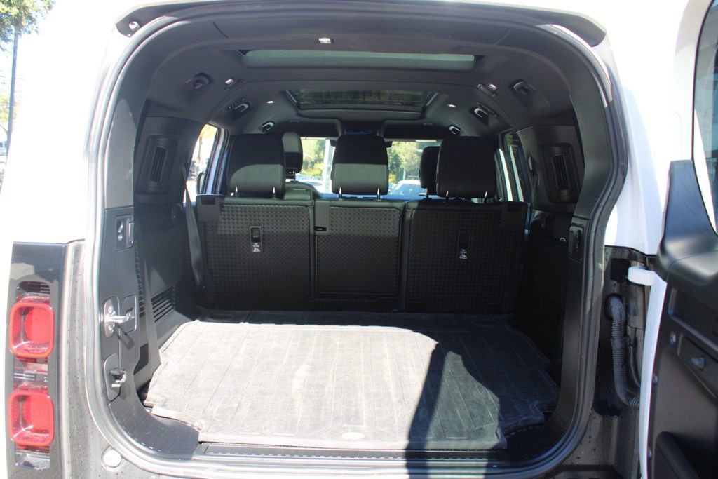 Used 2024 Land Rover Defender 130 Outbound image 42