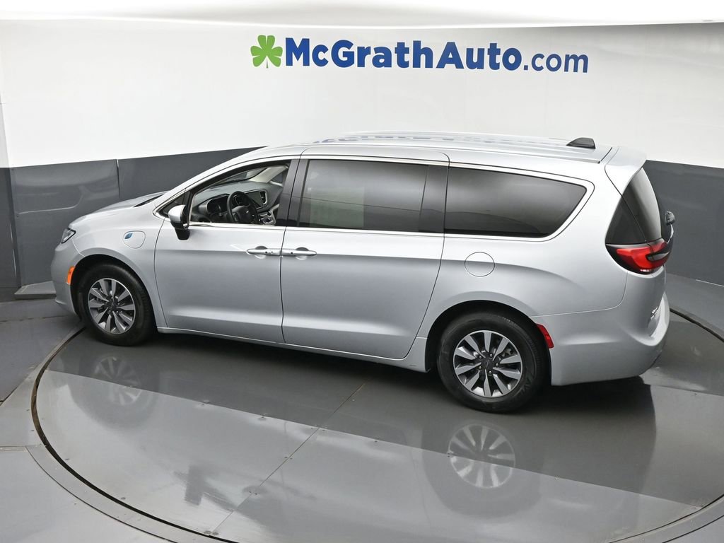 Used 2023 Chrysler Pacifica Touring-L FWD image 19