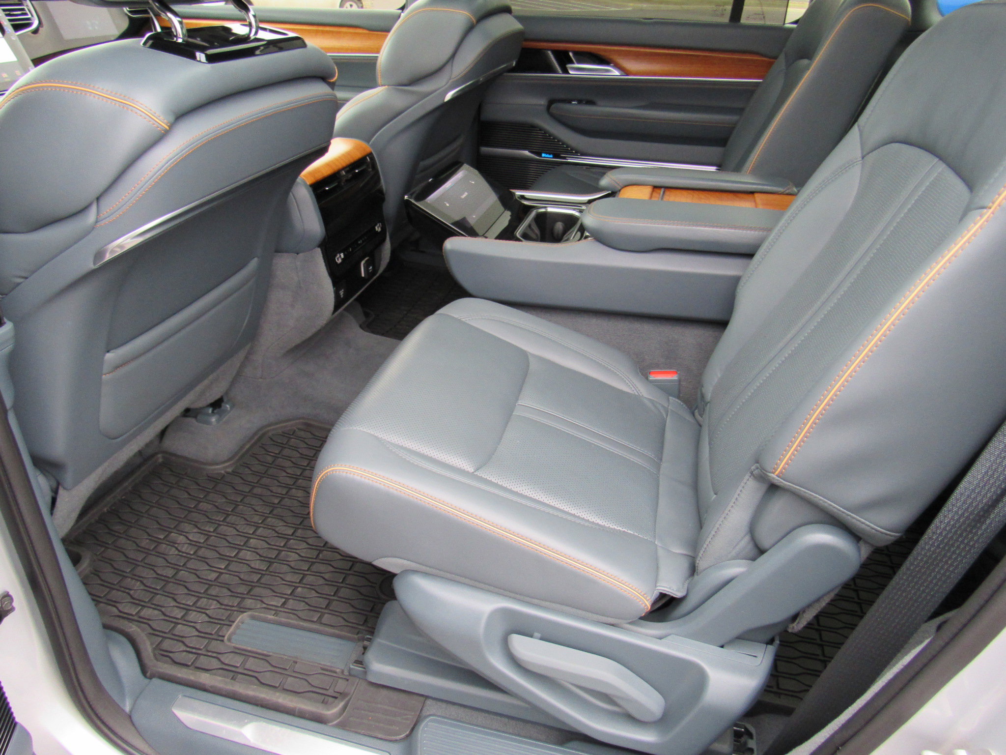 Used 2022 Jeep Grand Wagoneer Series II image 48