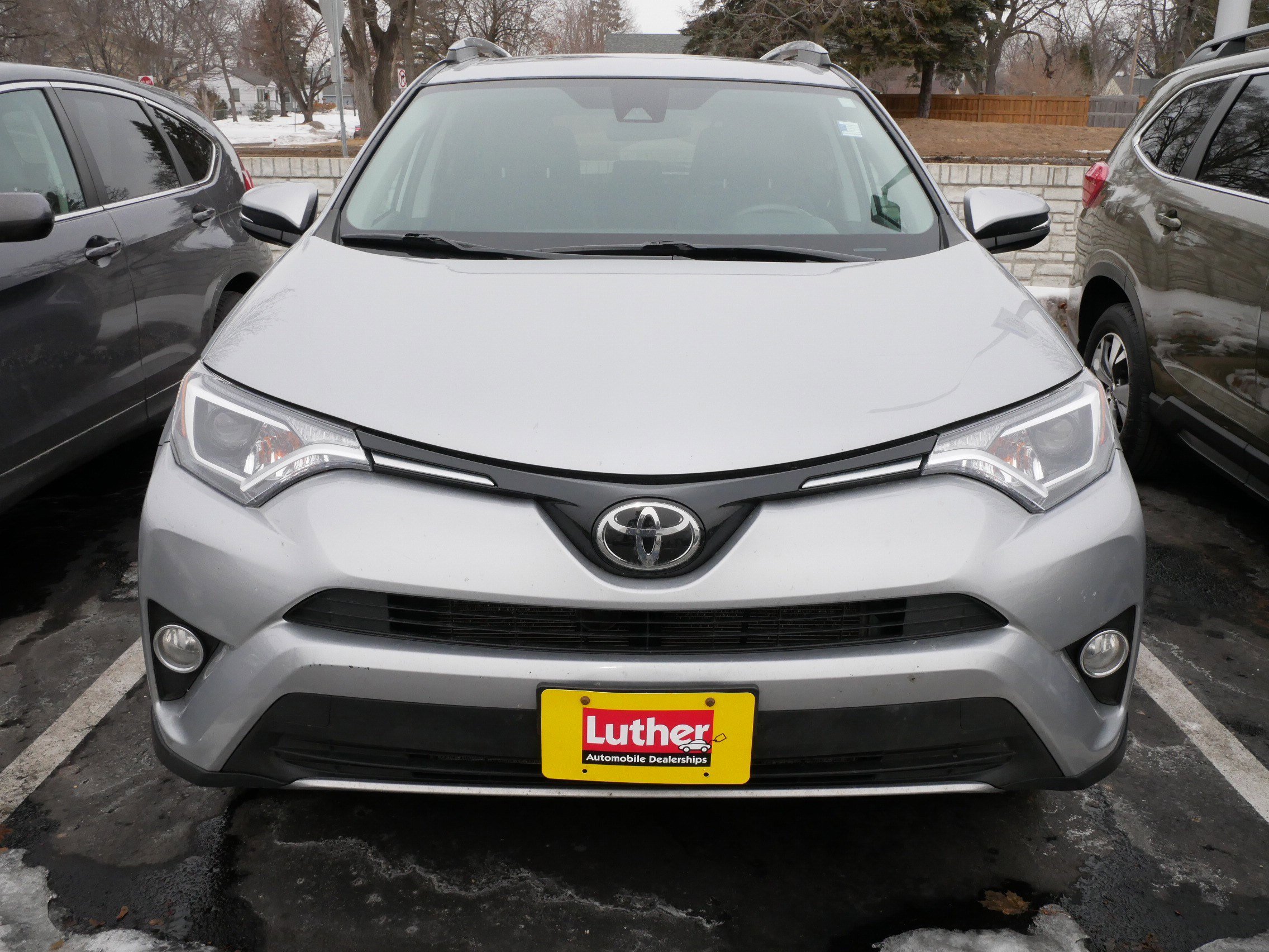 Used 2018 Toyota RAV4 XLE image 3