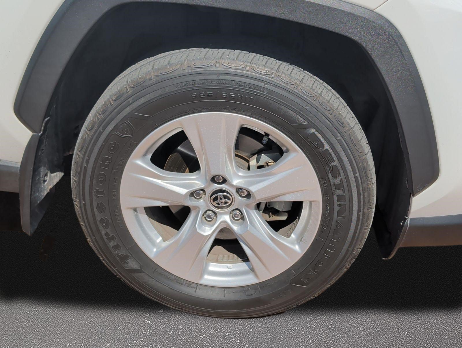 Used 2021 Toyota RAV4 XLE w/ Convenience Package FWD image 7