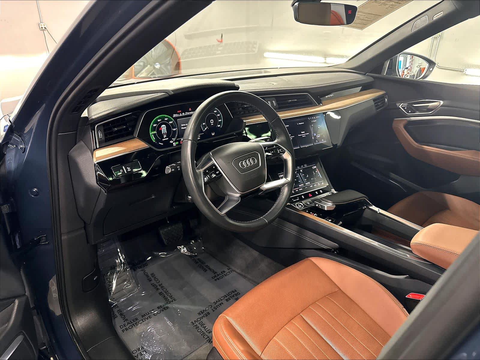 Used 2024 Audi Q8 e-tron Premium Plus AWD/4WD image 16