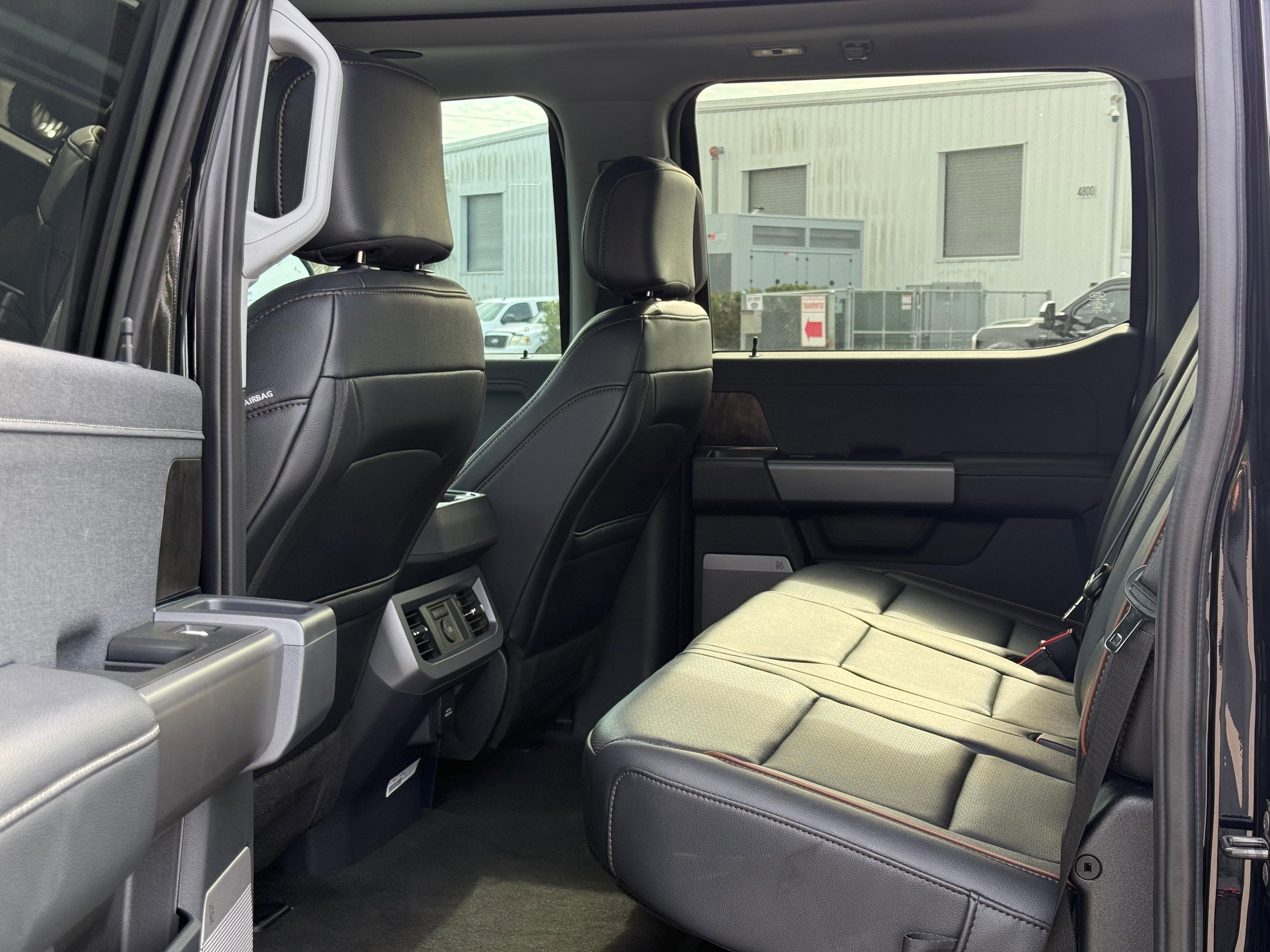 New 2025 Ford F250 Lariat w/ Lariat Ultimate Package image 42