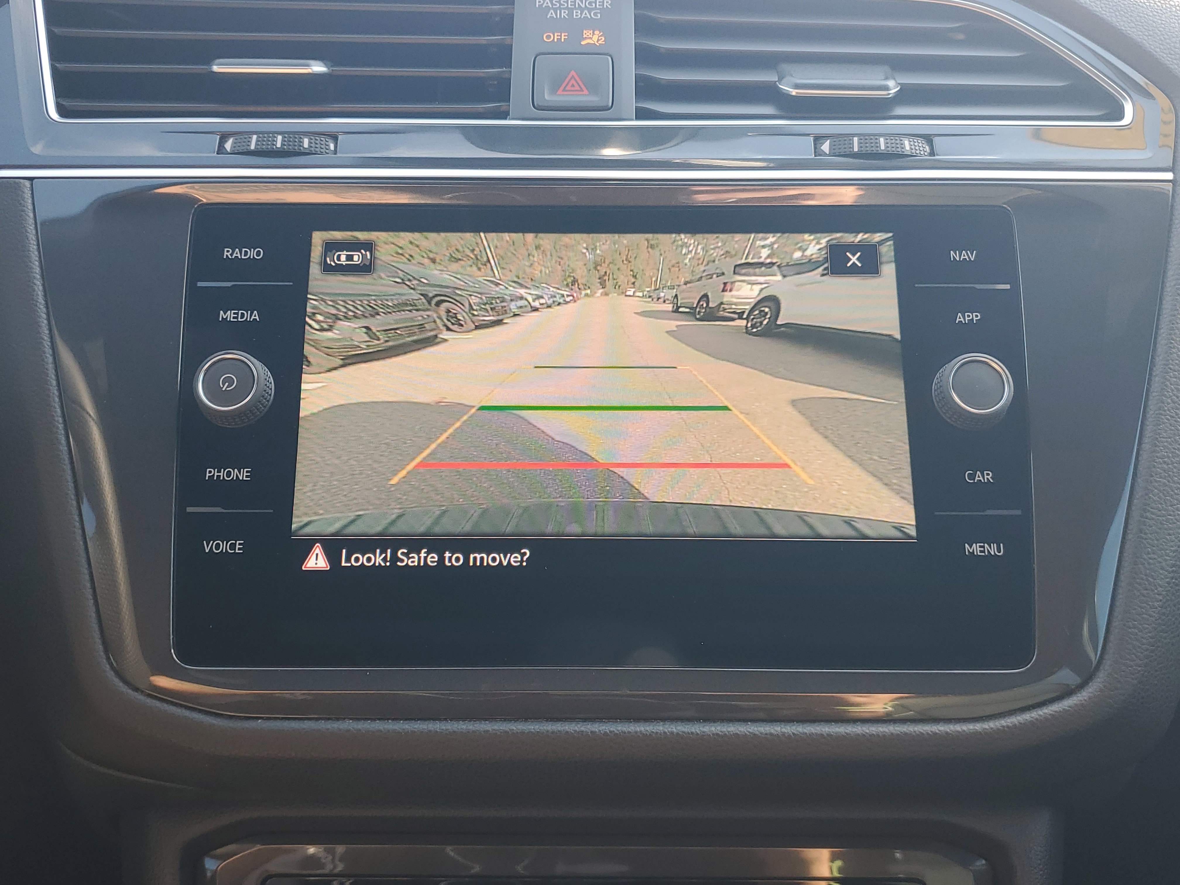 Used 2022 Volkswagen Tiguan SEL R-Line image 35