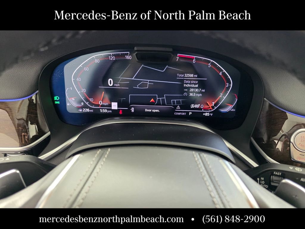 Used 2022 BMW 750i xDrive image 22