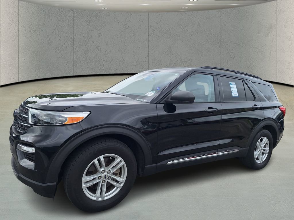 Used 2023 Ford Explorer XLT w/ Equipment Group 202A image 9
