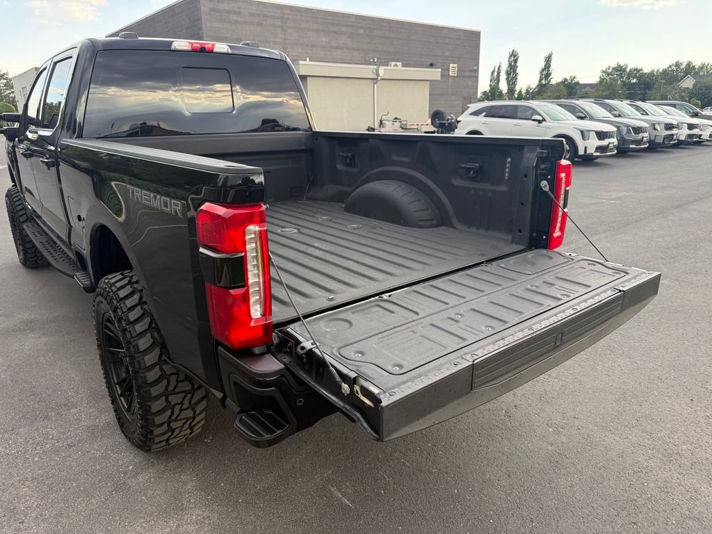 Used 2023 Ford F350 Lariat w/ Lariat Ultimate Package AWD/4WD image 13