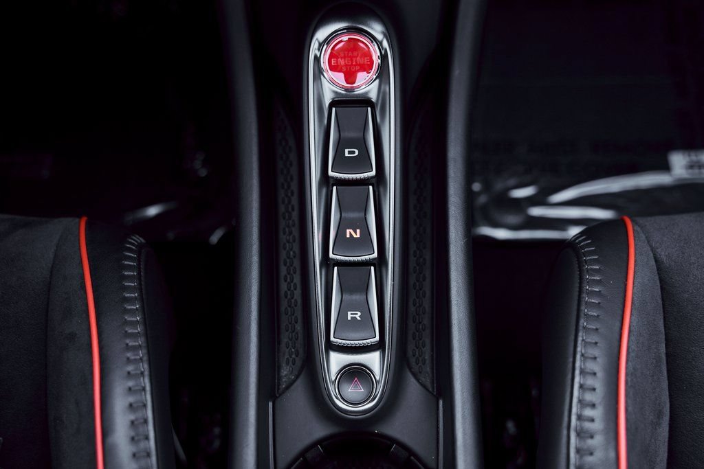 Used 2023 McLaren Artura RWD image 64
