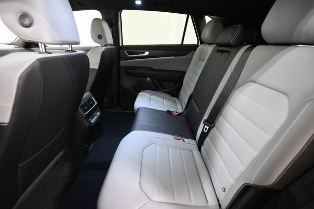 New 2025 Volkswagen Atlas Cross Sport SEL image 9