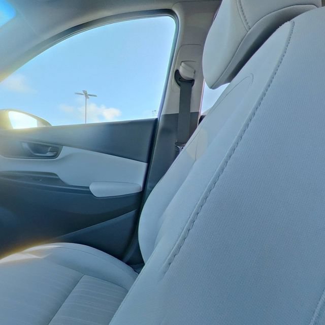 Used 2022 Hyundai Kona SEL AWD/4WD image 25