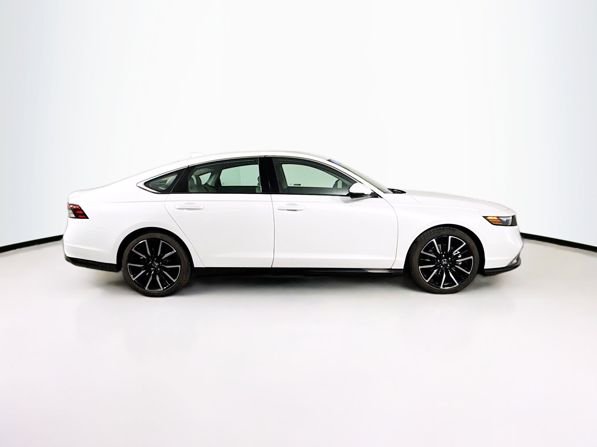 Certified 2025 Honda Accord Touring image 2