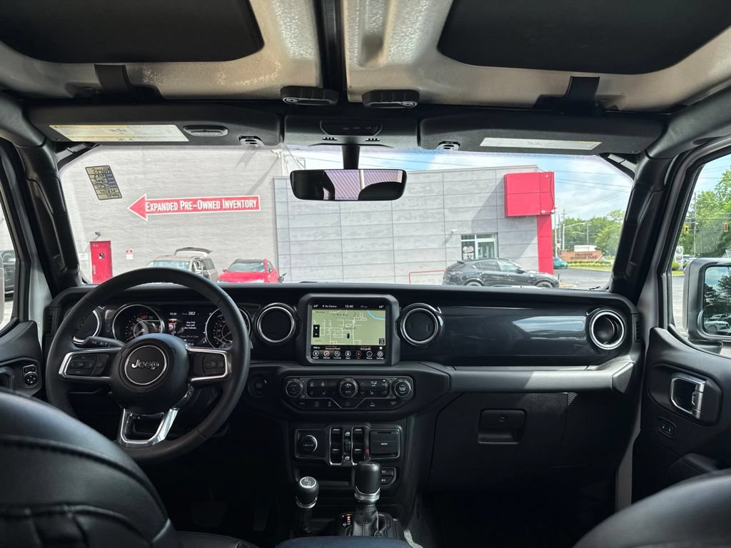 Used 2023 Jeep Wrangler Unlimited Sahara AWD/4WD image 35