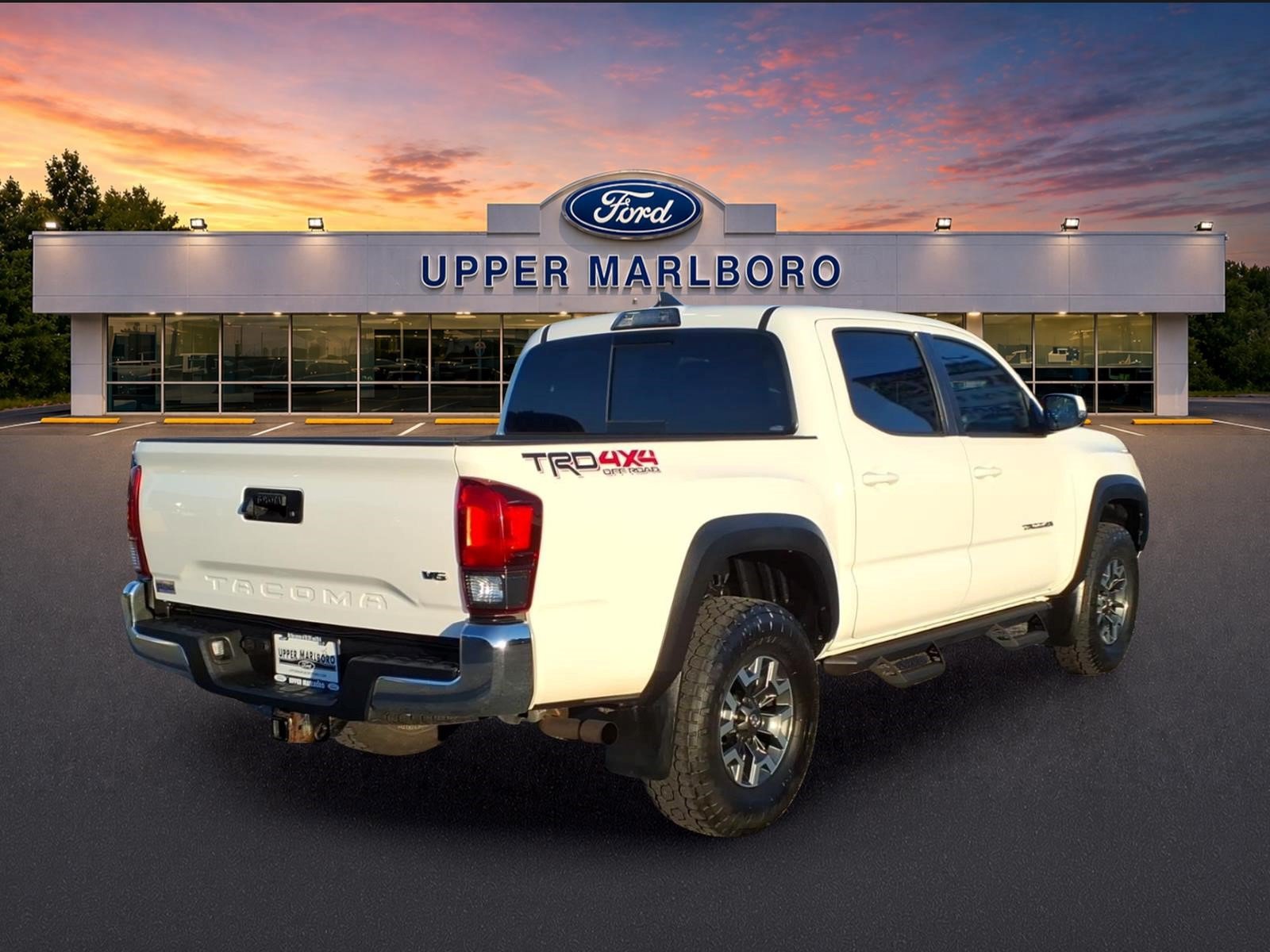 Used 2019 Toyota Tacoma TRD Off-Road AWD/4WD image 8