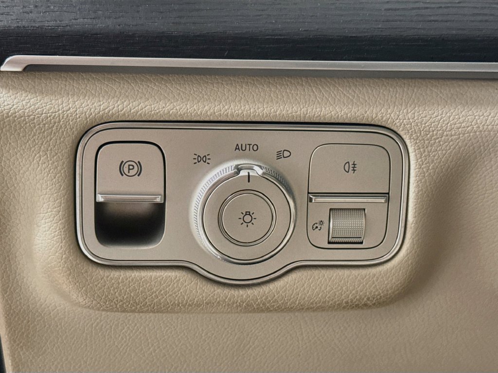 Certified 2024 Mercedes-Benz GLS 450 4MATIC image 11