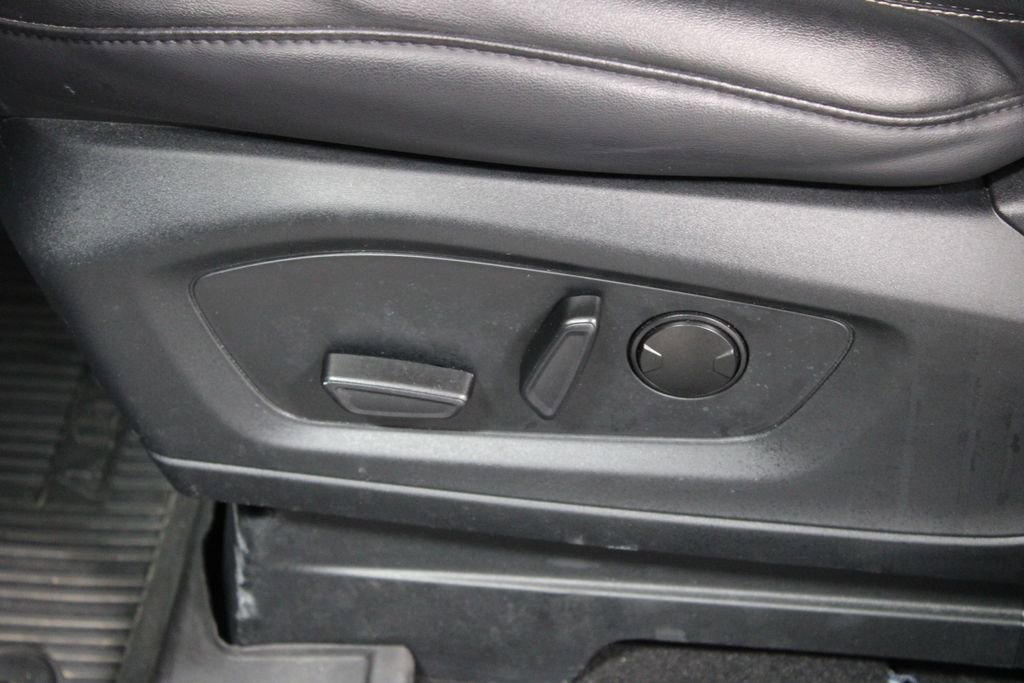 Used 2023 Ford Explorer XLT w/ Equipment Group 202A image 18