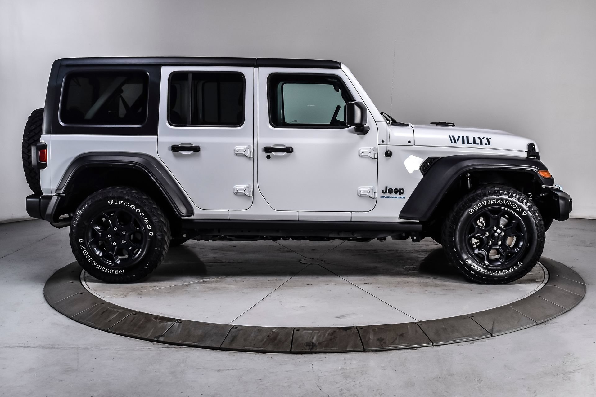 Used 2023 Jeep Wrangler Unlimited w/ Cold Weather Group AWD/4WD image 7