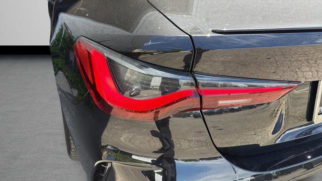 Used 2024 BMW M440i Coupe RWD image 30
