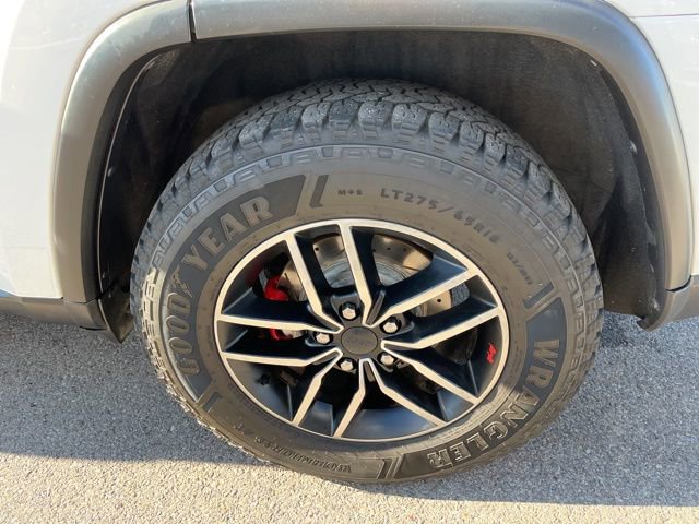 Used 2019 Jeep Grand Cherokee Trailhawk w/ Trailhawk Luxury Group image 18