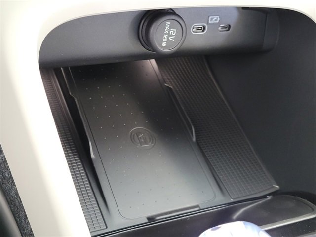 New 2026 Volvo XC40 B4 Plus w/ Climate Package image 18