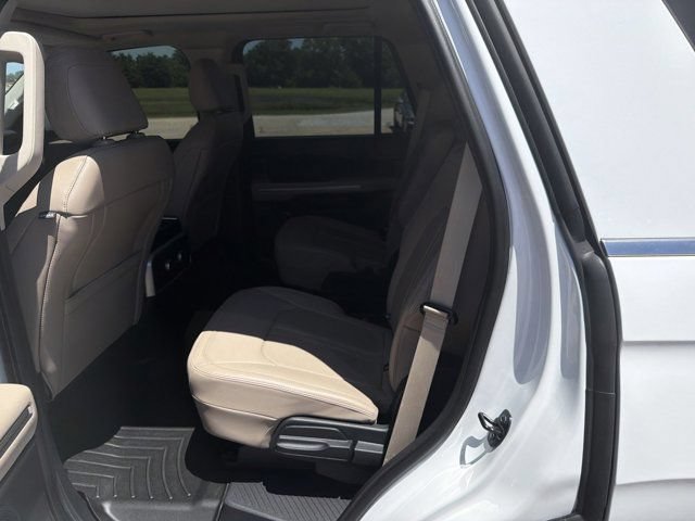 Used 2024 Ford Expedition Limited AWD/4WD image 7