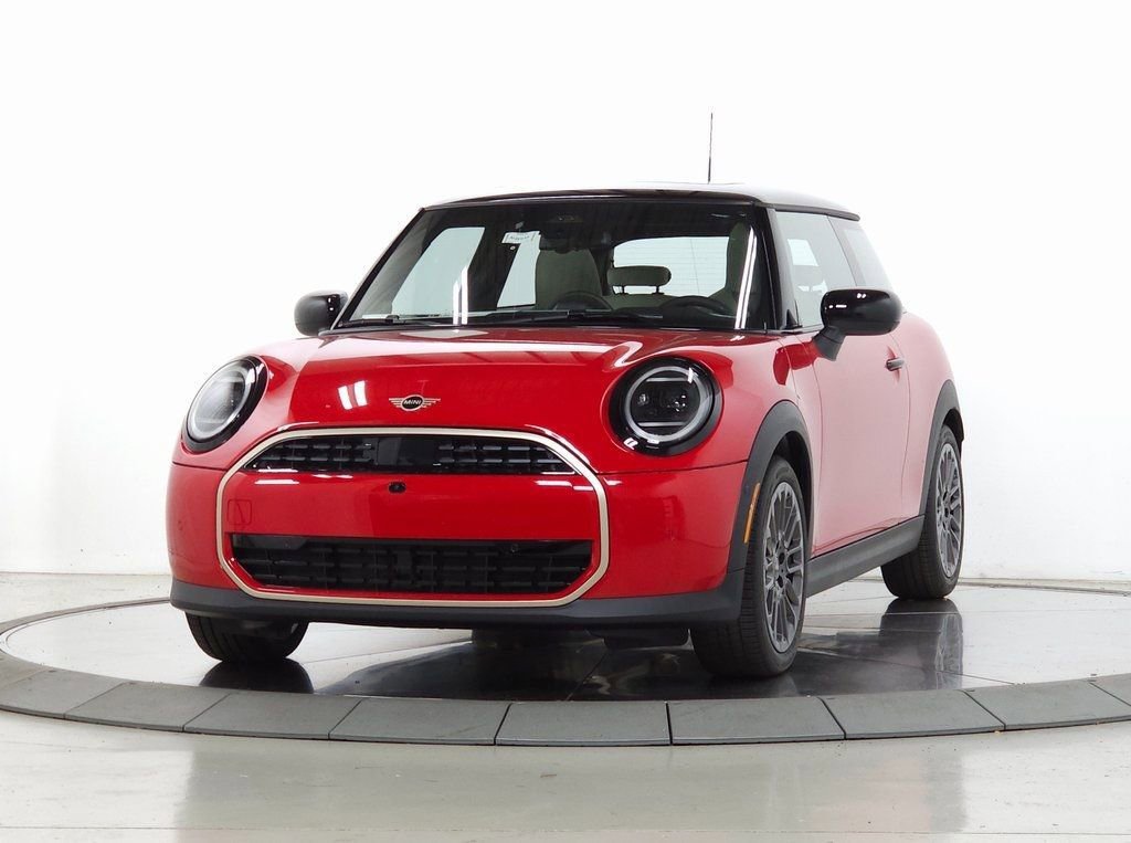 Used 2025 MINI Cooper 2-Door Hardtop image 3