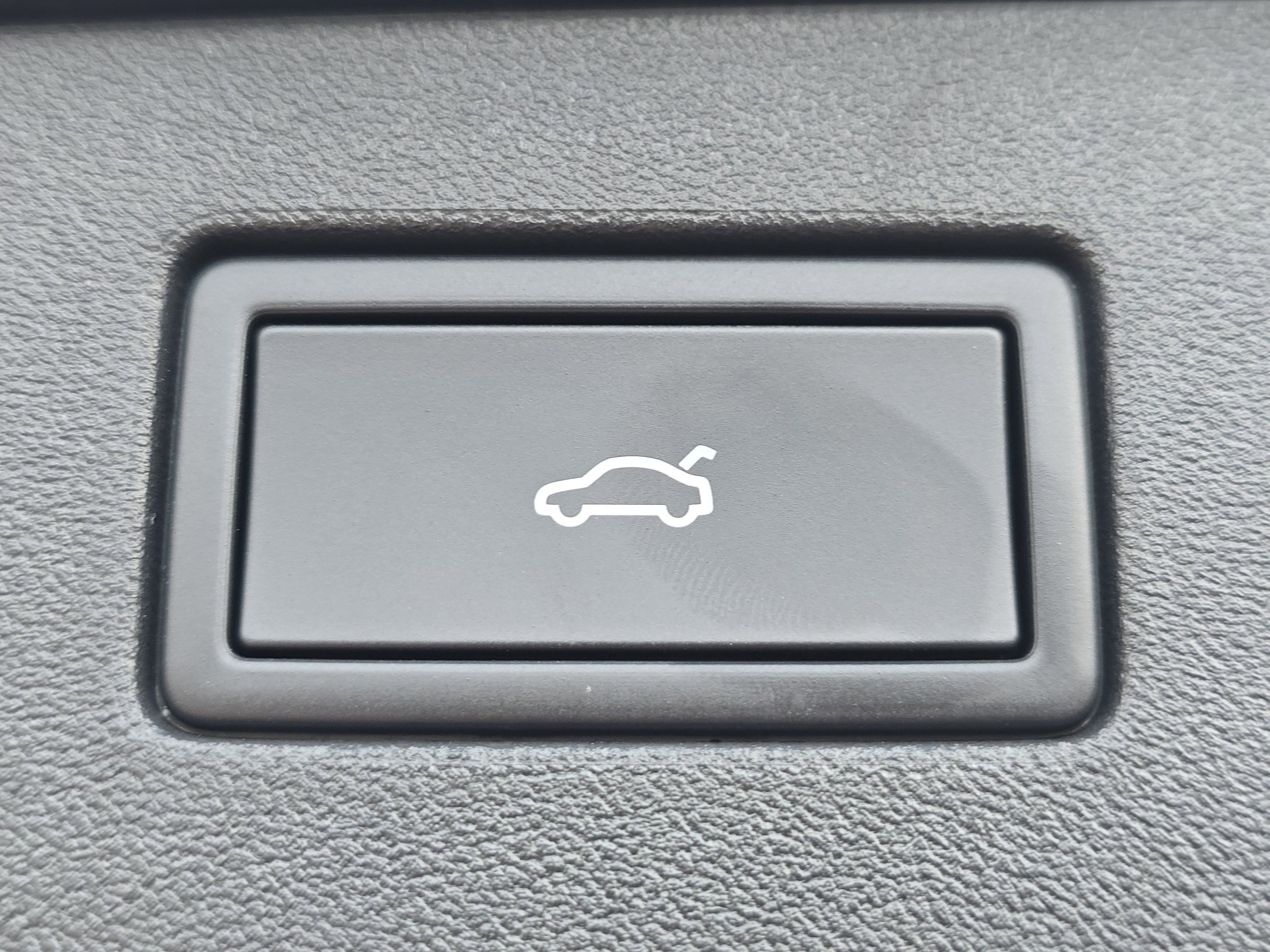 New 2025 Volkswagen Tiguan SE image 15