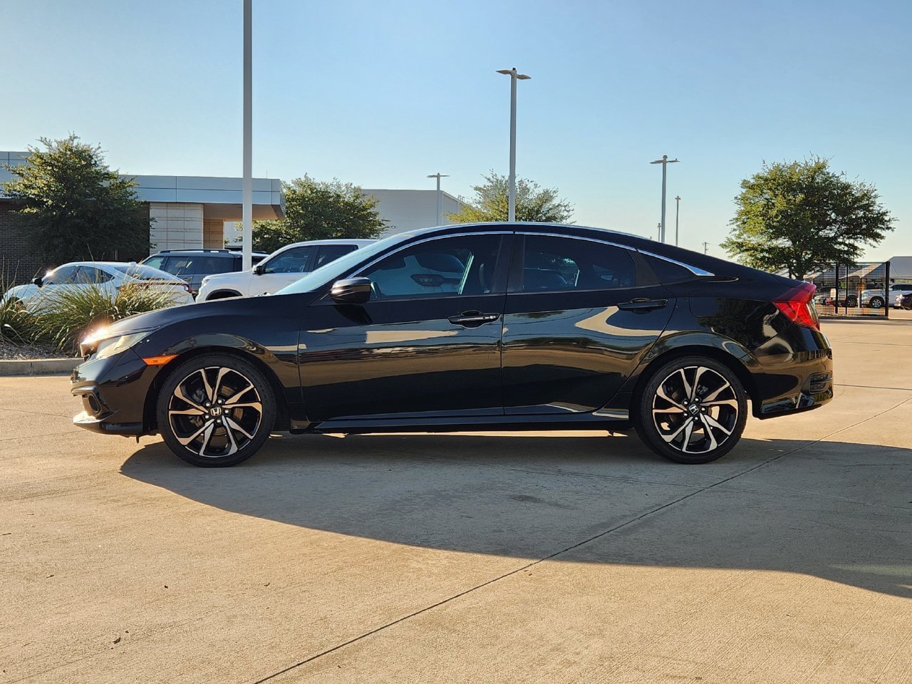 Used 2021 Honda Civic Sport image 4