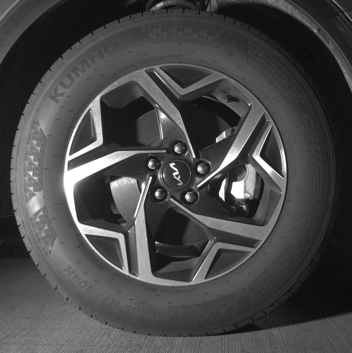 Used 2025 Kia Sportage LX image 13