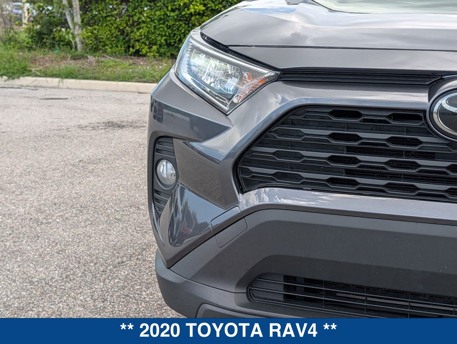 Used 2020 Toyota RAV4 XLE AWD/4WD image 10