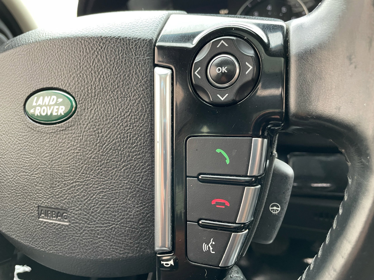 Used 2015 Land Rover LR2 HSE image 27