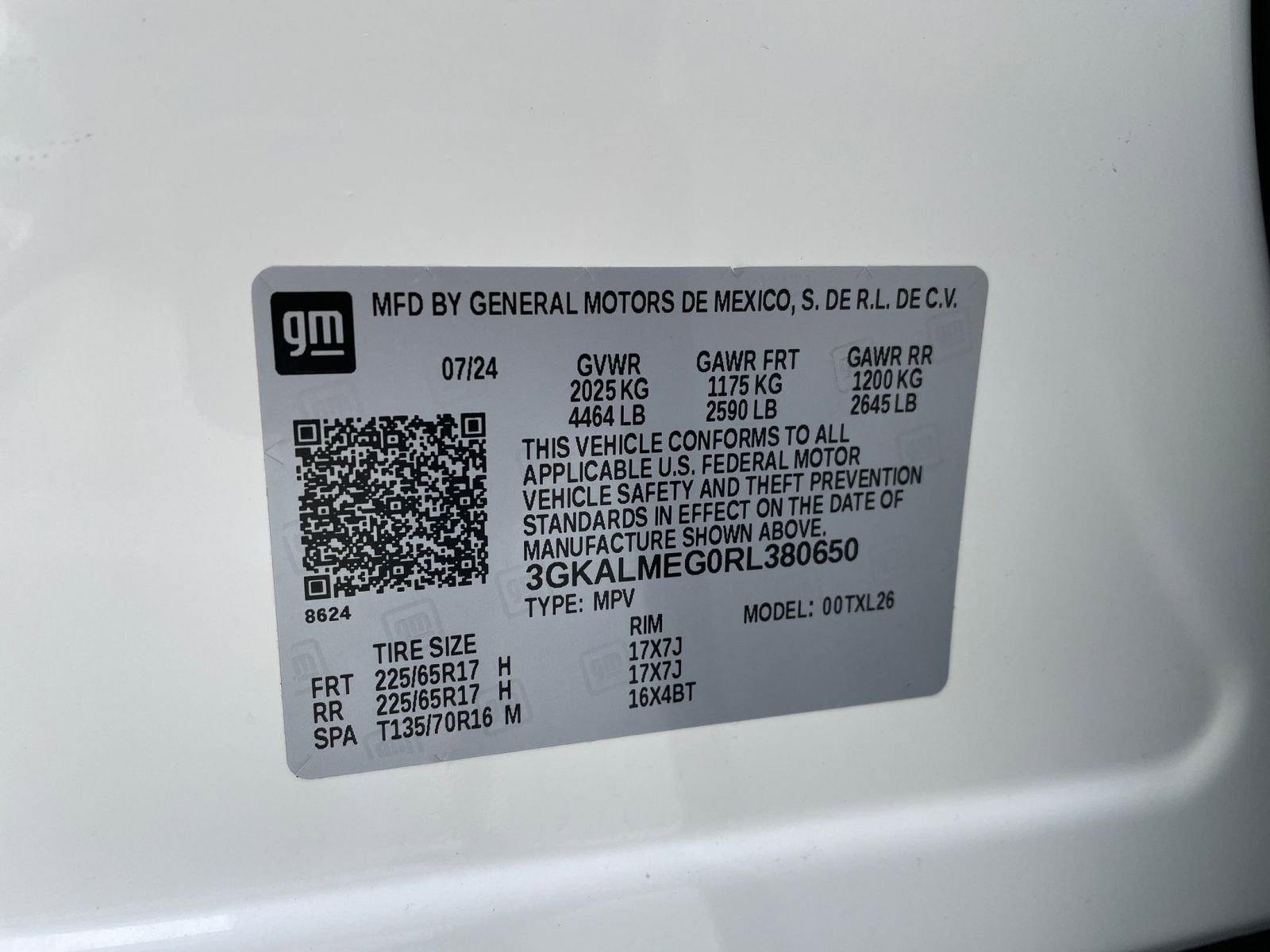 Used 2024 GMC Terrain SLE image 29