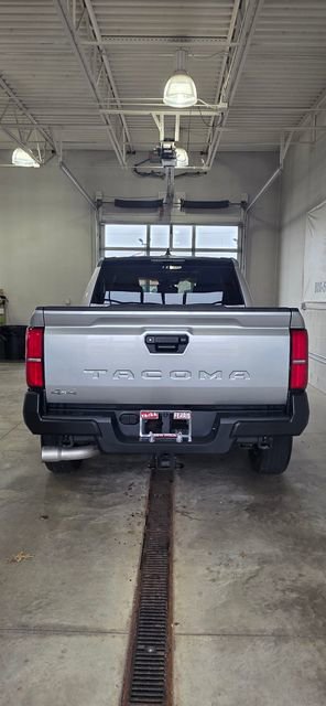 Used 2024 Toyota Tacoma SR image 4