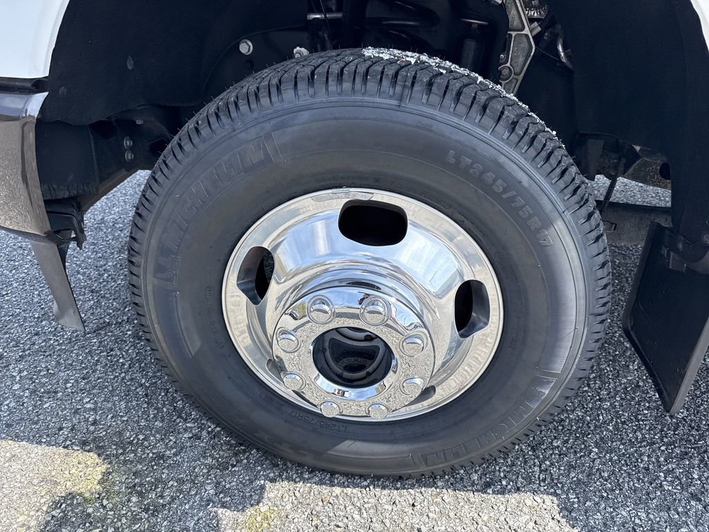Used 2024 Ford F350 King Ranch image 11