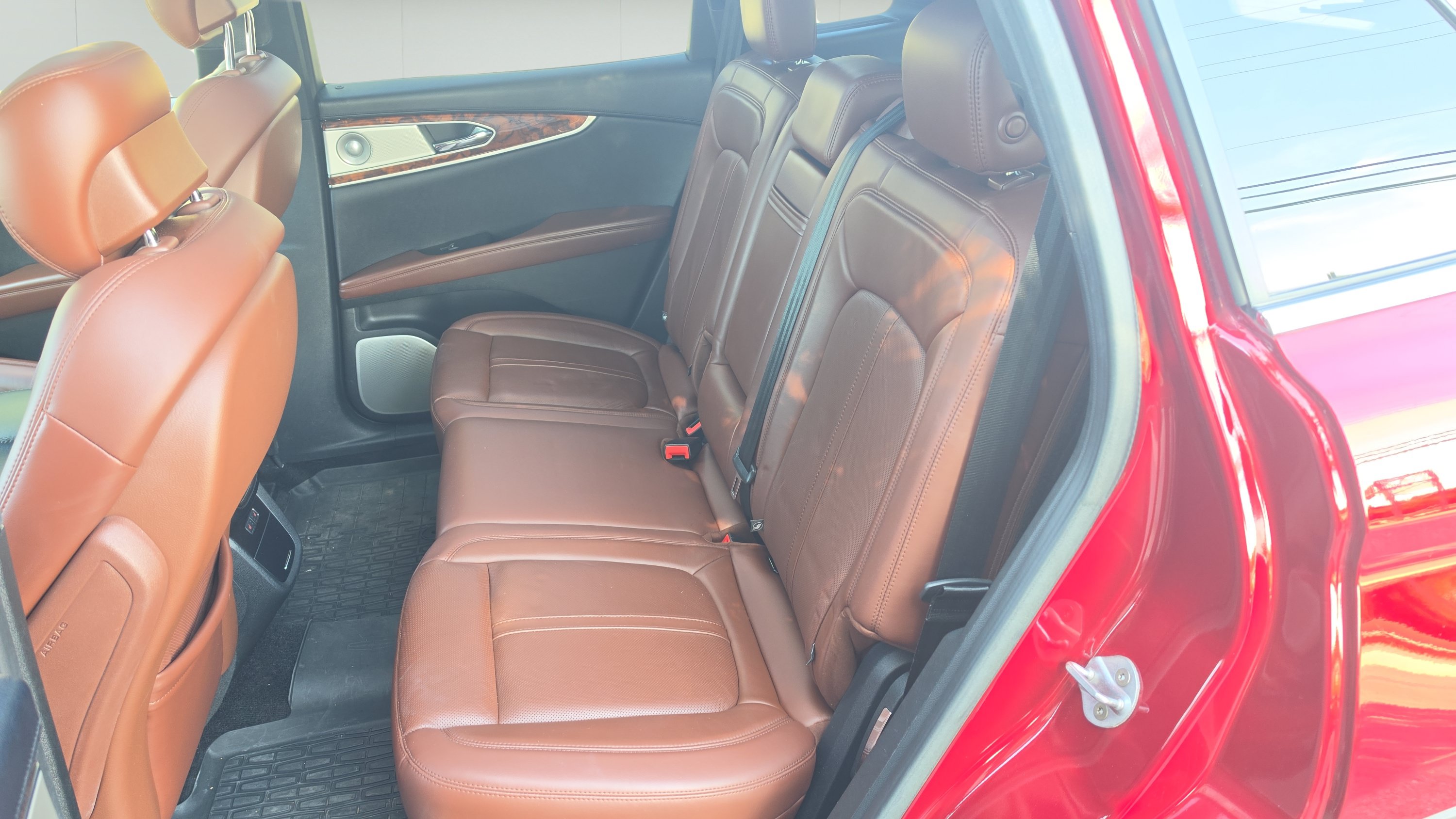 Used 2017 Lincoln MKX Reserve w/ Luxury Package AWD/4WD image 21