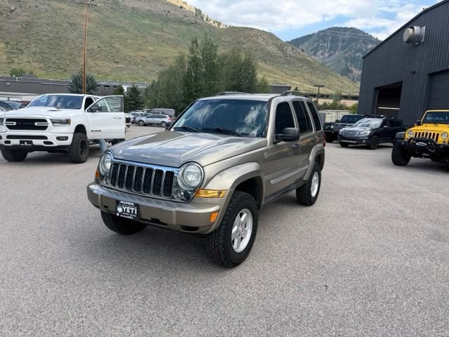 Used 2006 Jeep Liberty Limited w/ Trailer Tow Group AWD/4WD image 3