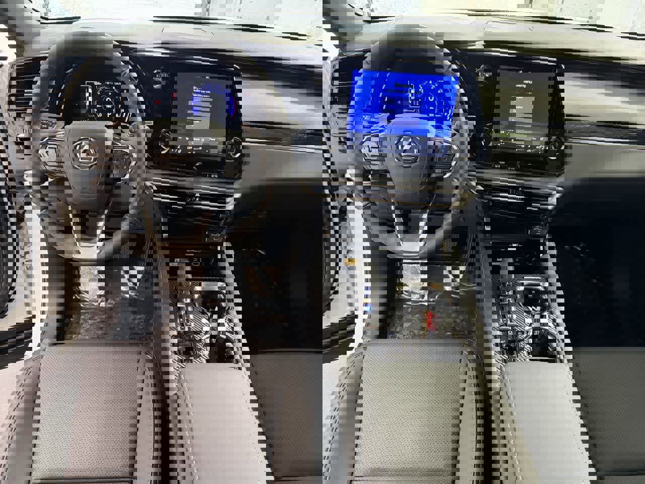 Used 2024 Lexus RX 350 AWD w/ Technology Package image 12