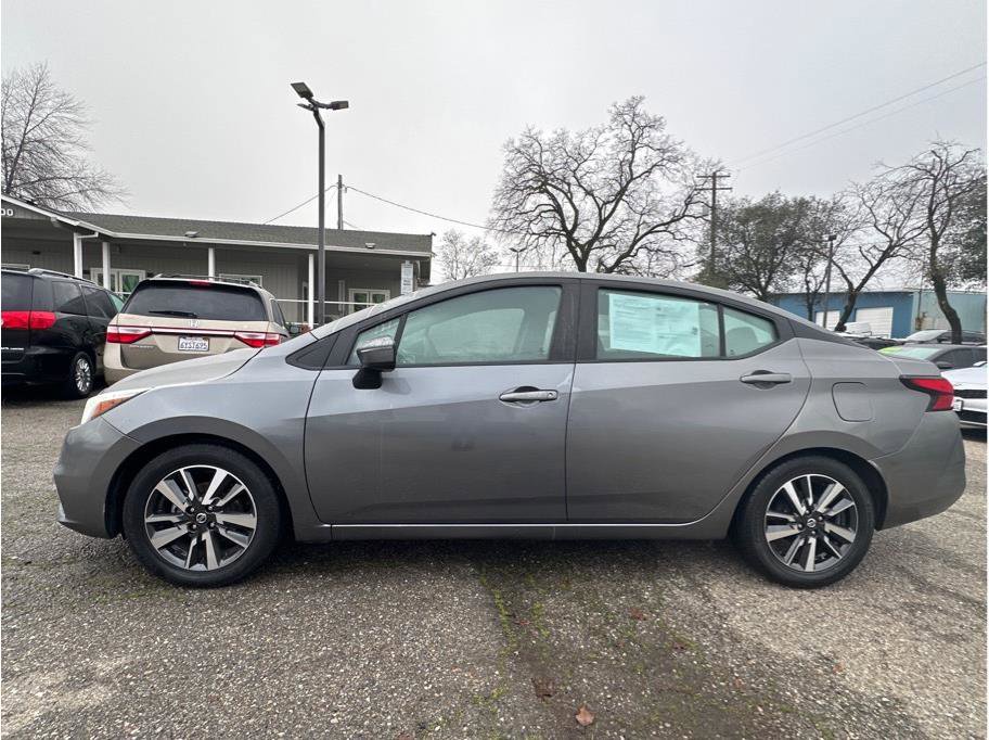 Used 2021 Nissan Versa SV image 4
