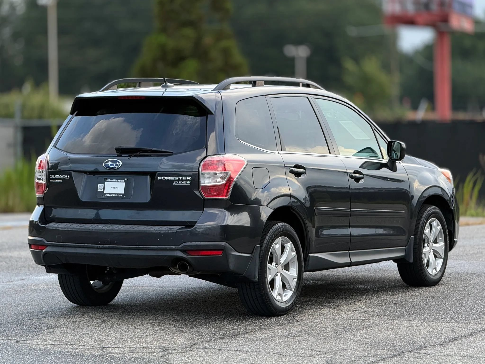 Used 2014 Subaru Forester 2.5i Limited AWD/4WD image 9
