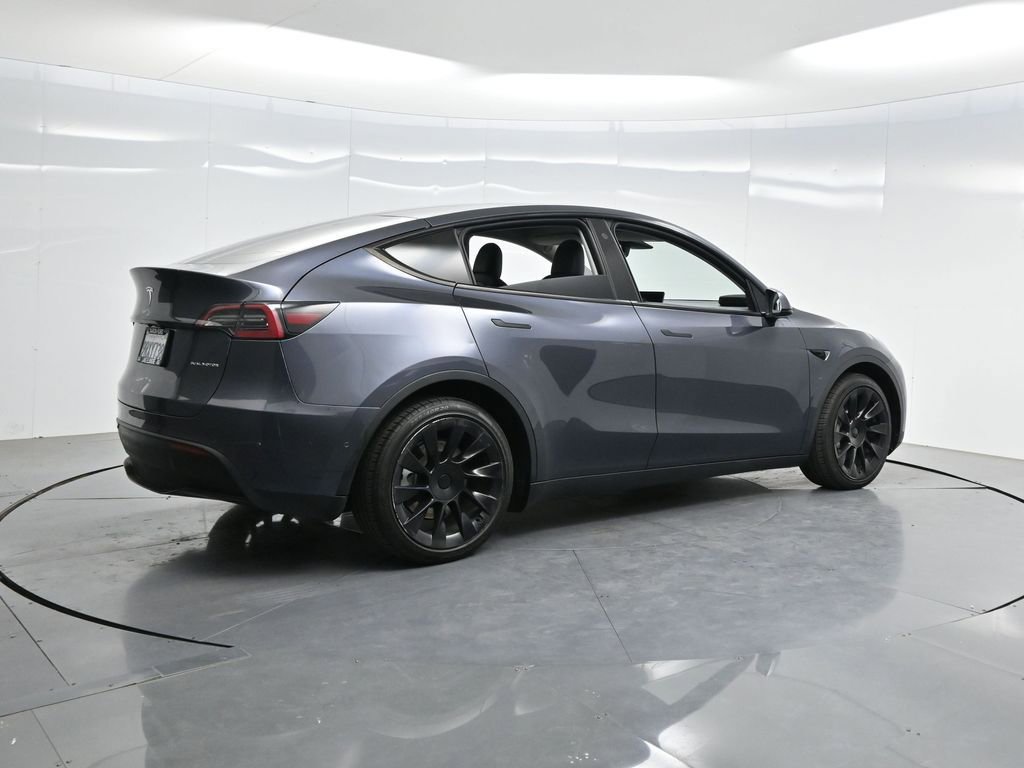 Used 2021 Tesla Model Y Long Range AWD/4WD image 29