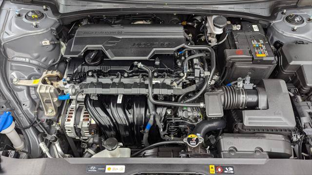 Used 2025 Hyundai Elantra Limited FWD image 30