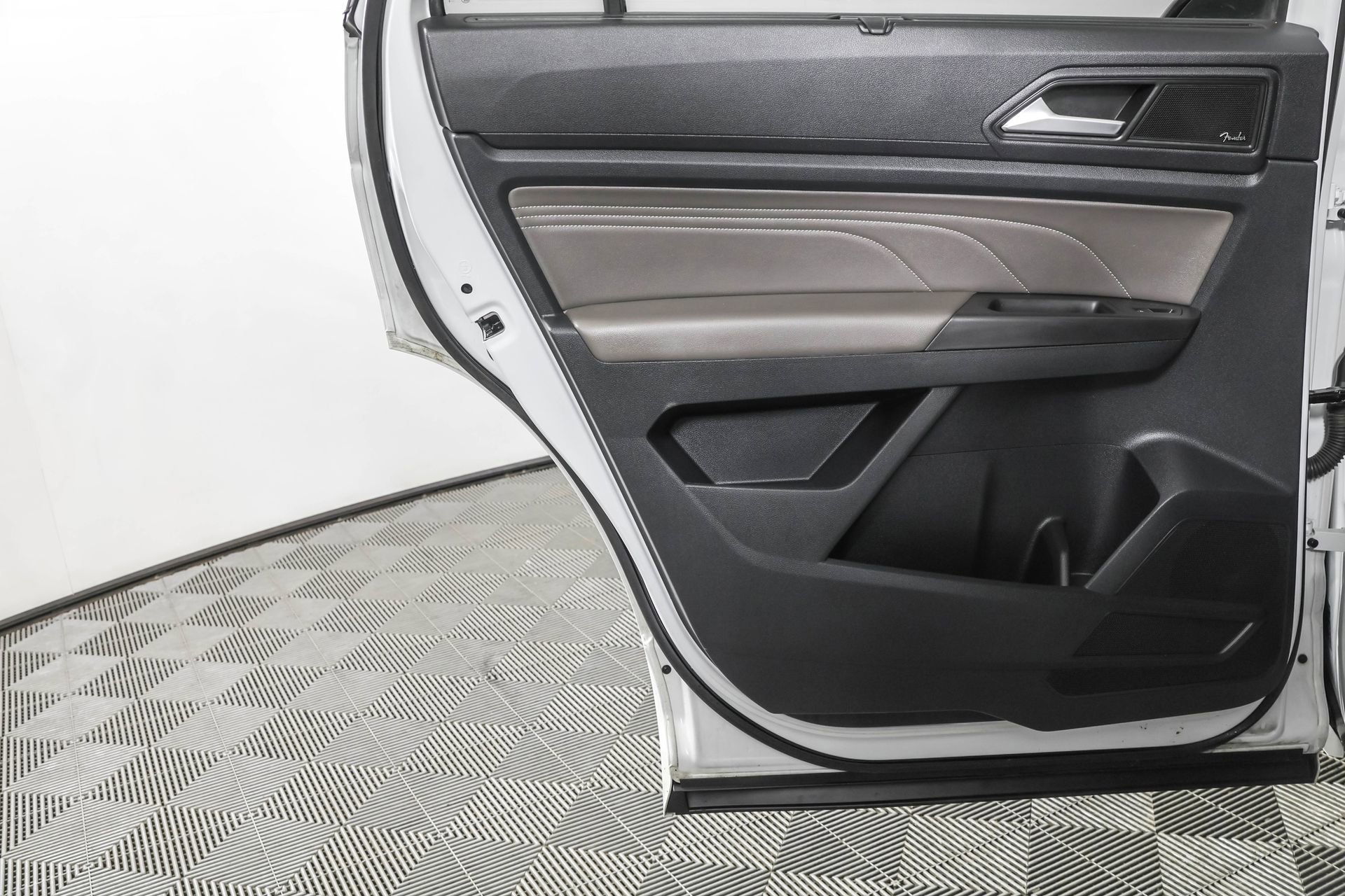 Used 2022 Volkswagen Atlas Cross Sport SEL Premium R-Line image 39