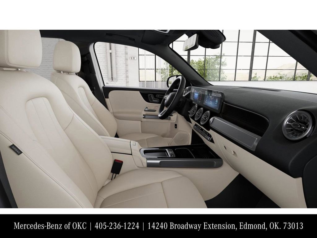 Used 2026 Mercedes-Benz GLB 250 4MATIC image 4