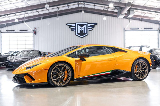 Used 2018 Lamborghini Huracan Performante AWD/4WD image 1