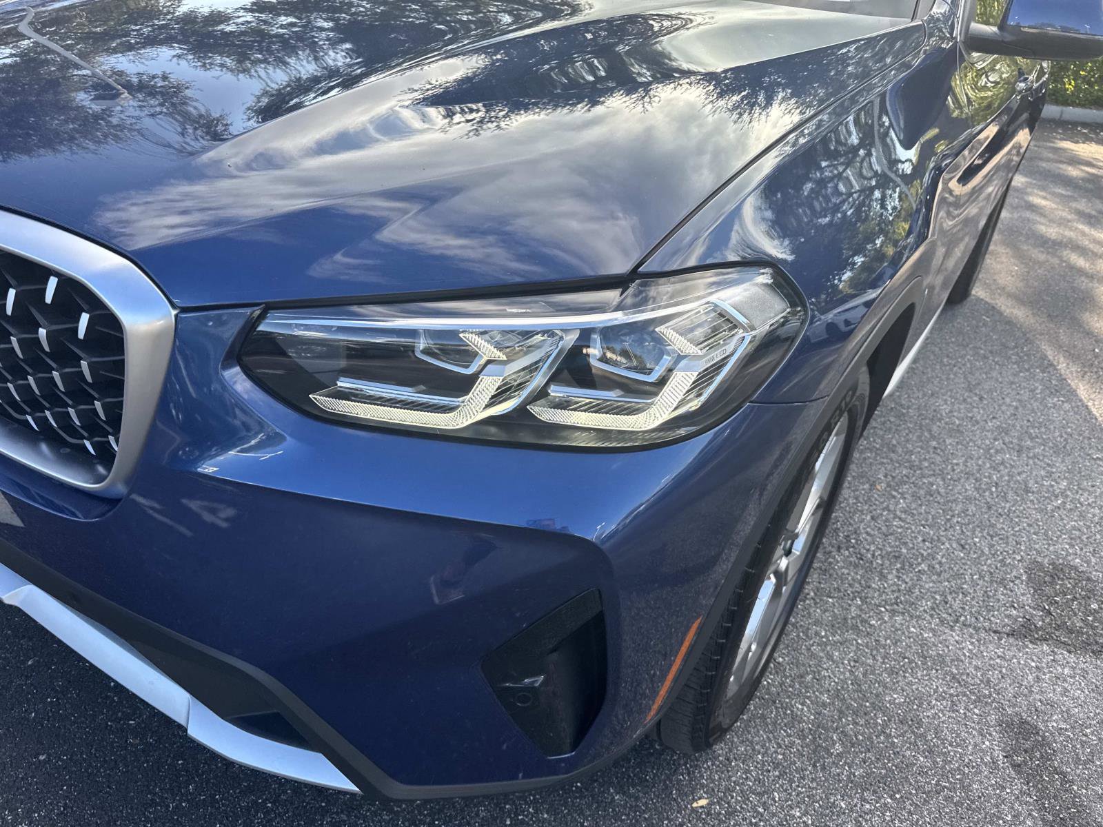 Certified 2025 BMW X4 xDrive30i image 10