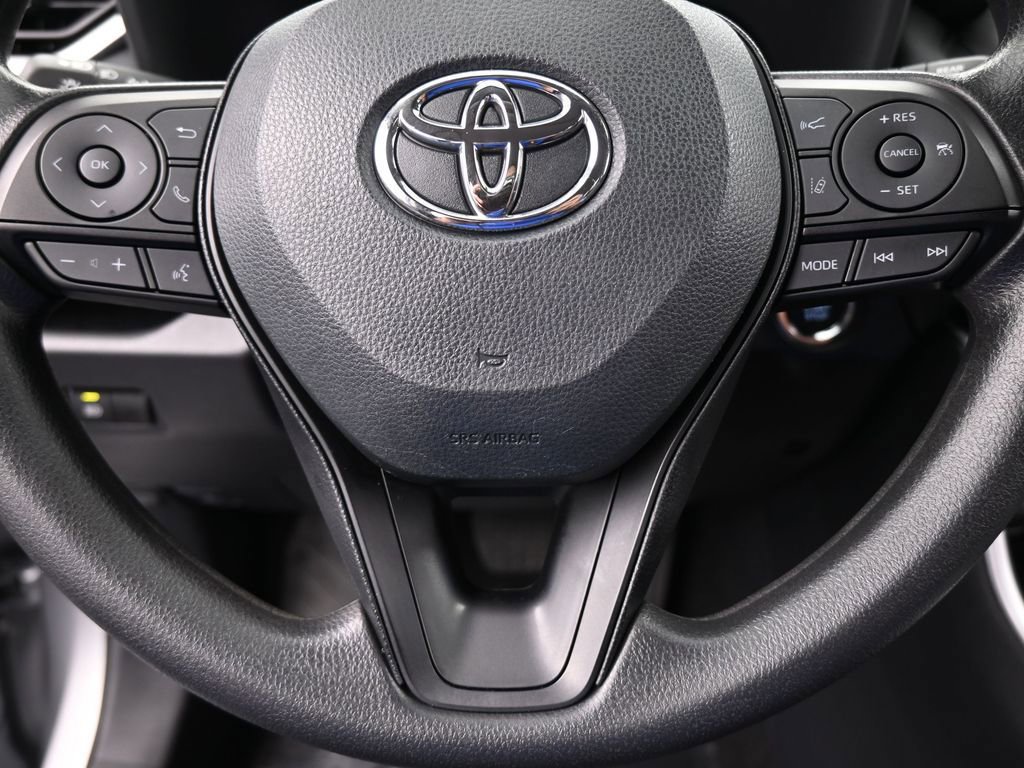 Used 2025 Toyota RAV4 XLE image 30