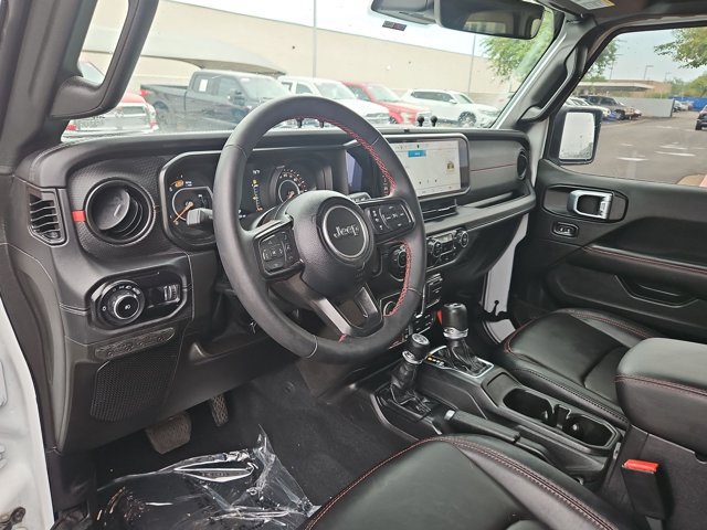 Used 2024 Jeep Wrangler Unlimited Rubicon AWD/4WD image 8