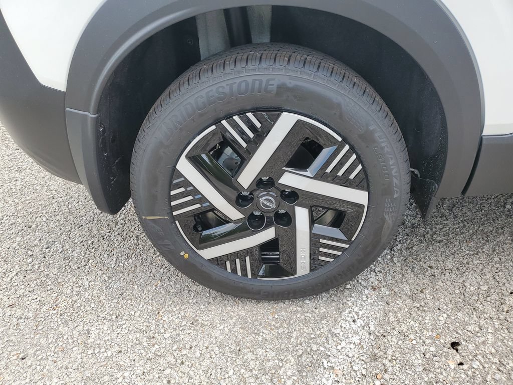 New 2026 Nissan Kicks SV w/ Cold Weather Package FWD image 5