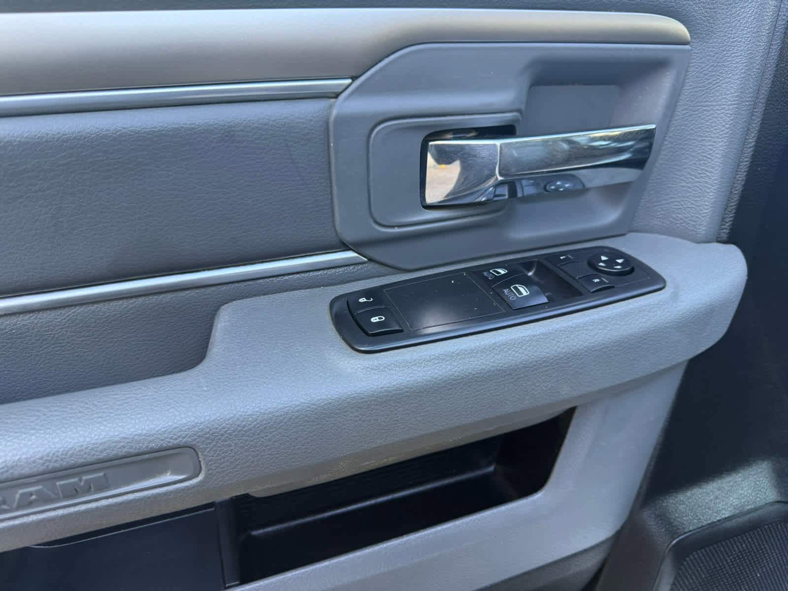 Used 2018 RAM 2500 Tradesman w/ Power & Remote Entry Group image 8