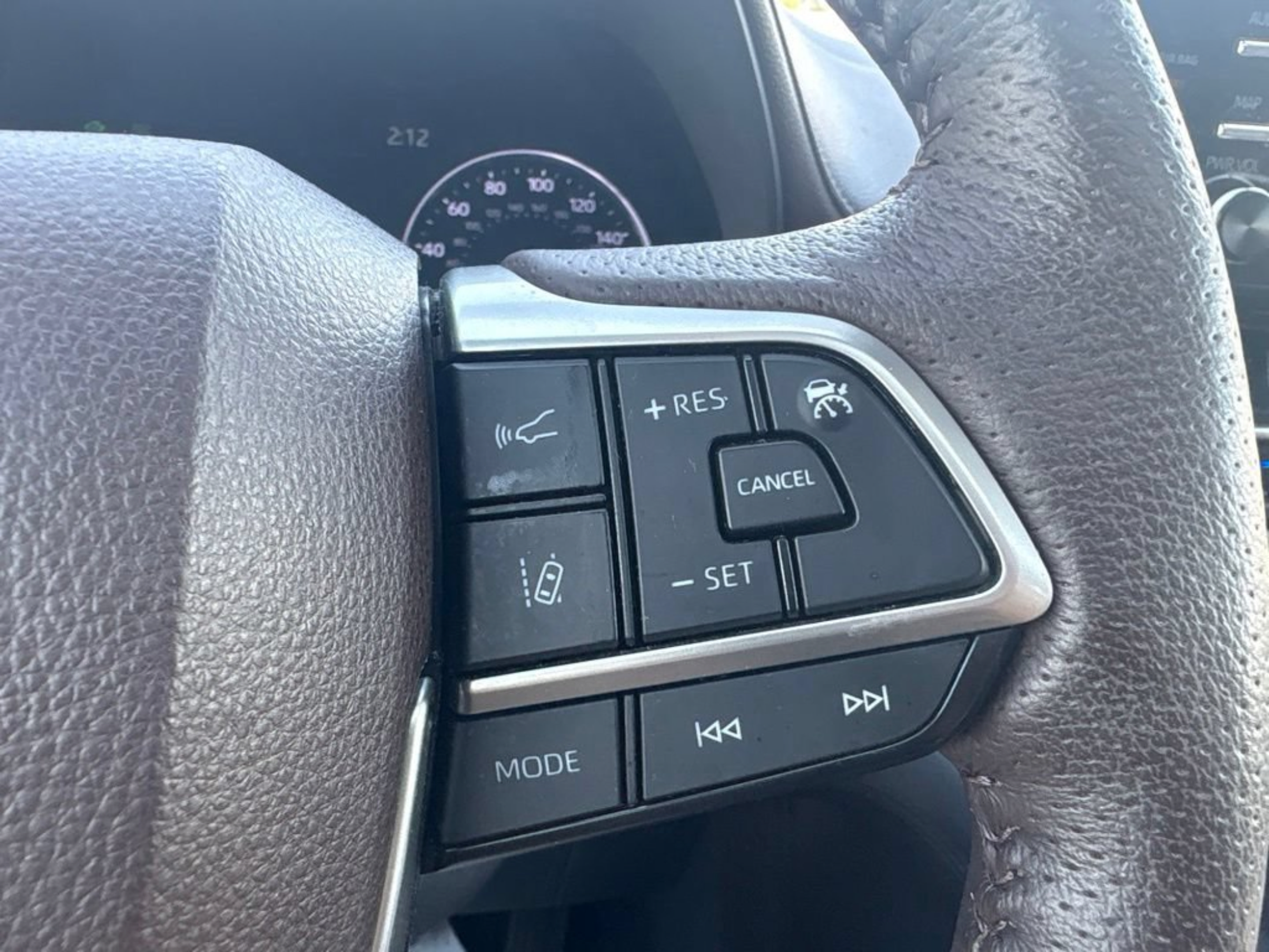 Used 2022 Toyota Sienna Platinum FWD image 10