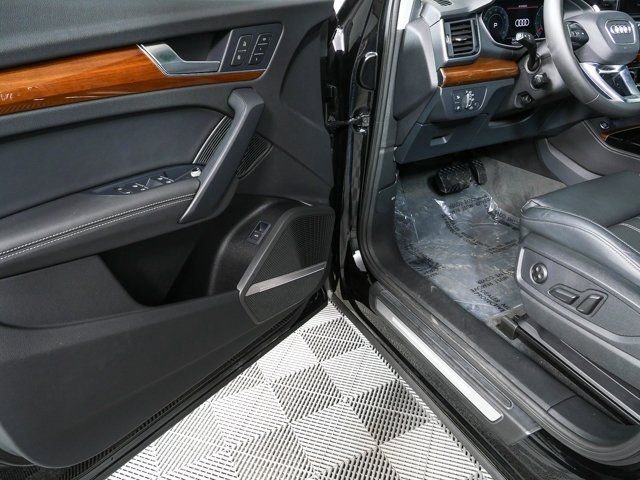 Used 2024 Audi Q5 2.0T Premium Plus w/ Premium Plus Package AWD/4WD image 8